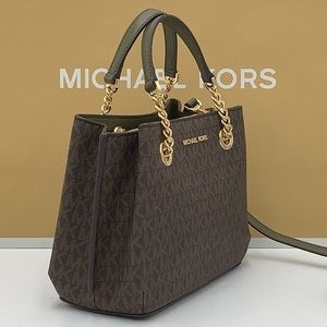 MICHAEL KORS TEAGEN SMALL MESSENGER DUFFLE COLOR ( Brown signature & Dark green)